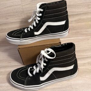 Classic Vans Sk8-Hi High Top Sneakers Black & White Size Women’s 7 Mens 5.5